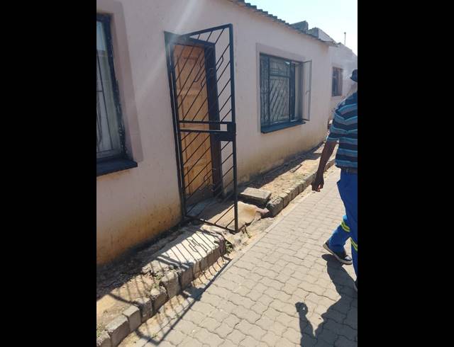 2 BEDROOM HOUSE FOR SALE IN LIFATENG